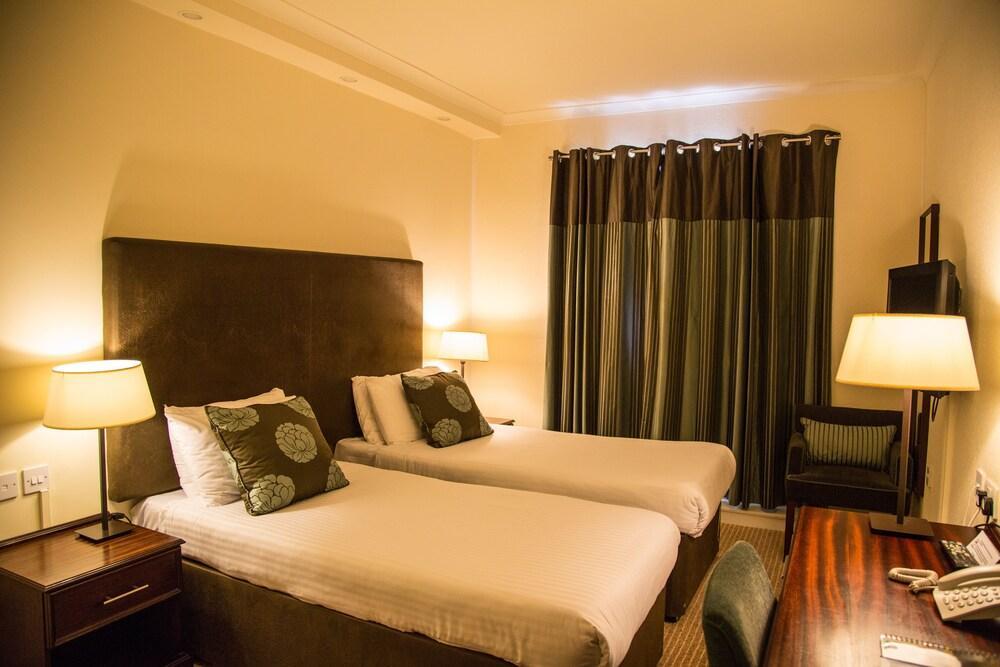 Cairn Hotel Bathgate Buitenkant foto