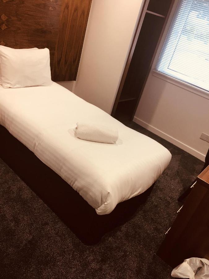 Cairn Hotel Bathgate Buitenkant foto