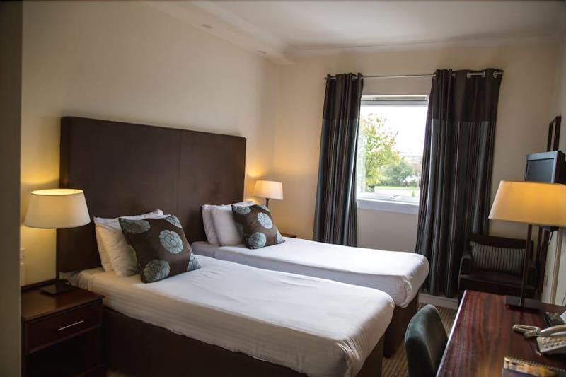 Cairn Hotel Bathgate Buitenkant foto